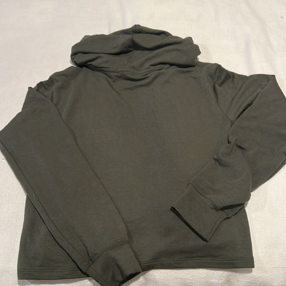 Garage/ Army green top - Picture 4 of 4